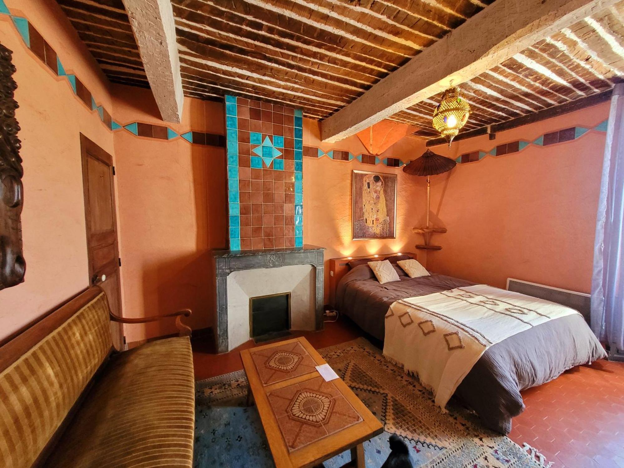 Au Puits De La Fontaine Hotel Tavernes Room photo